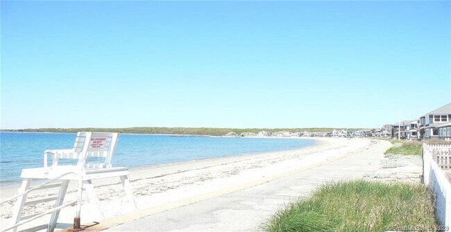 Building Photo - 106 E Shore Ave