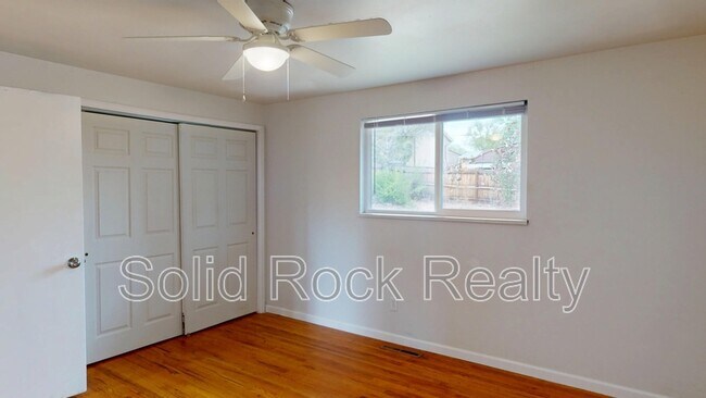 Building Photo - 3660 Brentwood Terrace