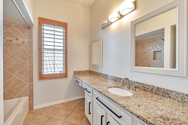 Building Photo - Stunning Mountain Views! Four Bed Home In East Scottsdale!