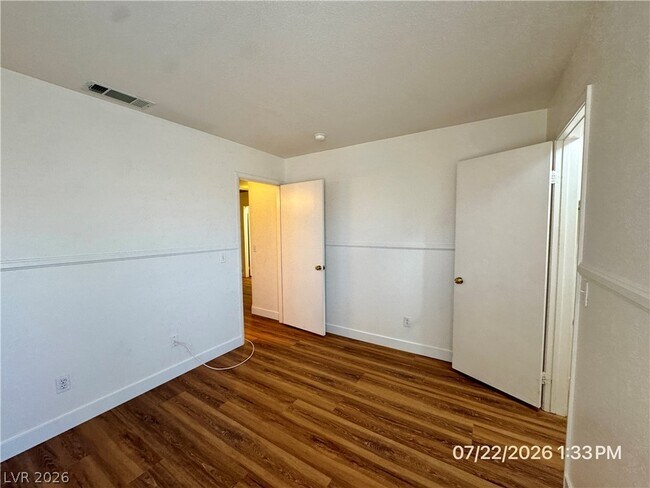 Building Photo - 1833 Sierra Hills Way