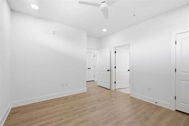 Building Photo - 4704 Sunset Trail