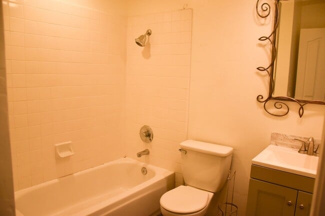 Building Photo - 8215 E White Oak Ridge