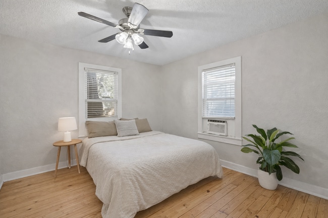 Building Photo - 1202 E 29th St