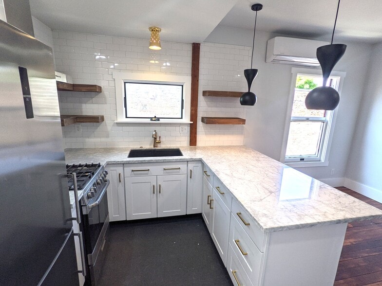 kitchen - 3554 4th Ave