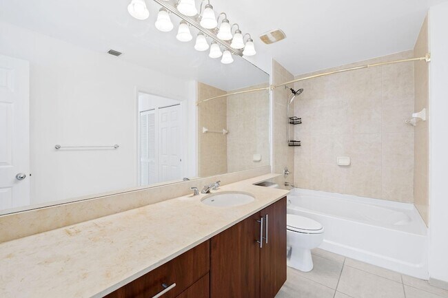 Building Photo - 2401 NE 65th St