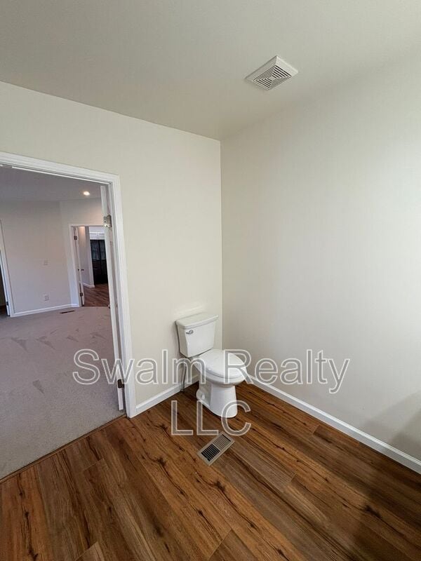 Building Photo - 1165 Bayview Rd