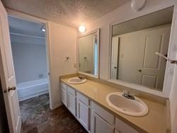 Building Photo - 641 Sinclair Dr