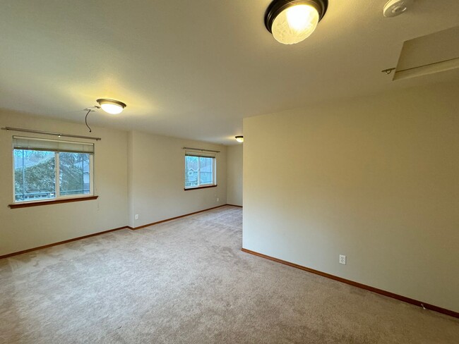 Building Photo - Spacious Home for Rent in Bothell, WA!