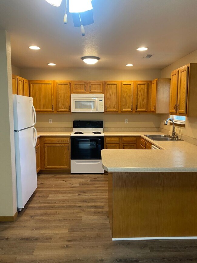 Building Photo - 16758 Huntington Ln