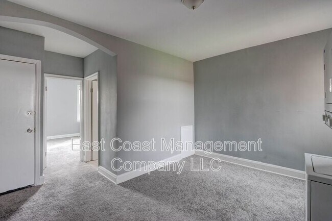 Building Photo - 1314 N Kenwood Ave