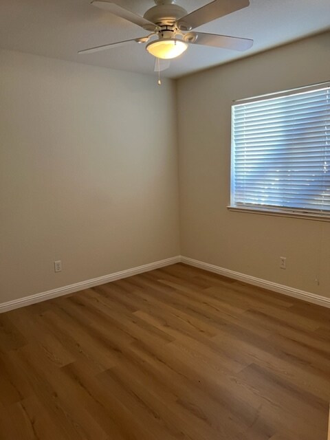 Building Photo - 417 Powell Dr