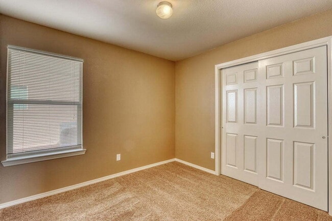 Building Photo - Cozy and Beautiful Home-3217 Willie Cager El Paso, Texas 79938 Lease today!