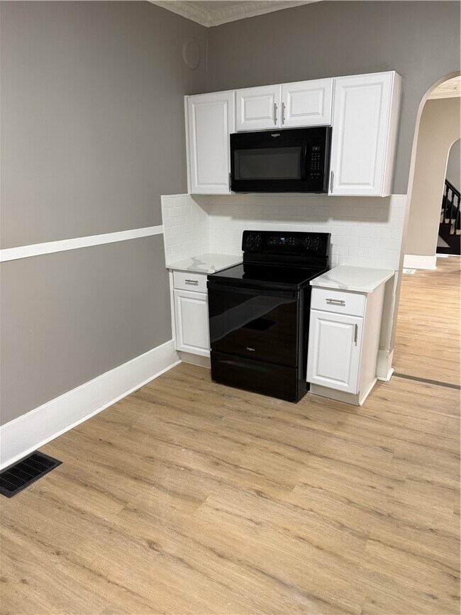 Building Photo - 43 York St