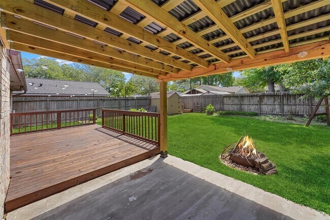 Building Photo - 19315 Gagelake Ln