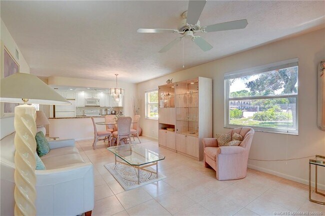Building Photo - 2950 SE Ocean Blvd