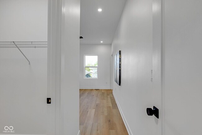 Building Photo - 1025 Churchman Ave