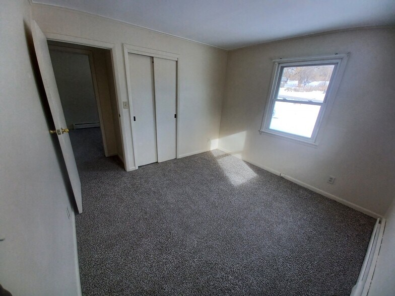 Building Photo - 107 Oak Hill Rd