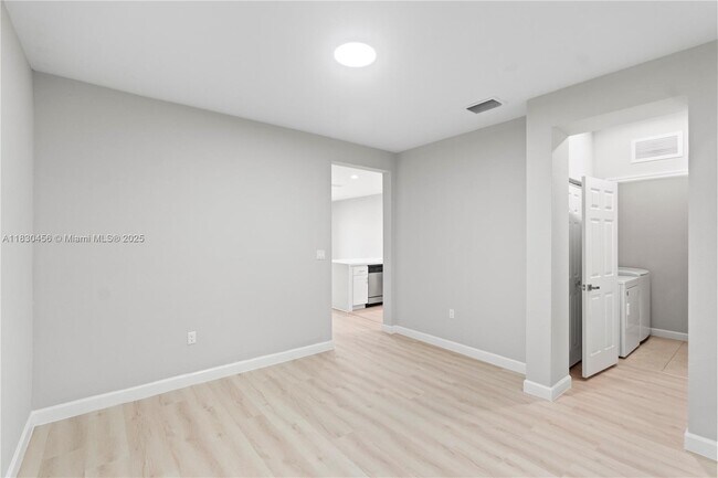 Building Photo - 10761 NW 75th St
