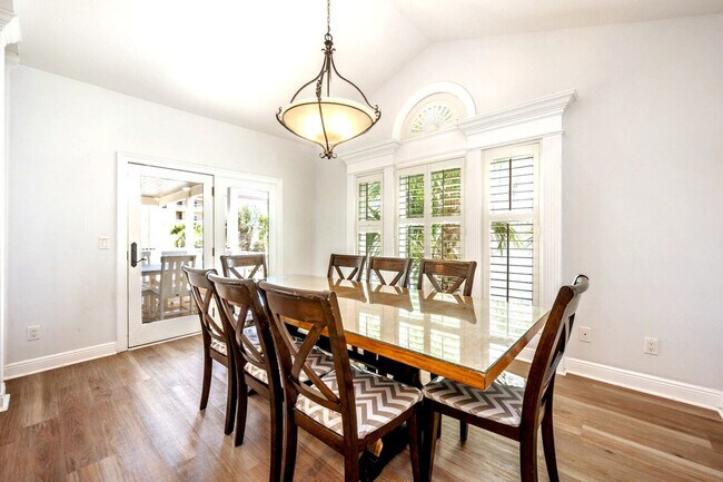 Building Photo - 2825 Scenic Hwy 98