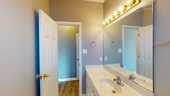 Building Photo - Wonderful 4 bedroom, 3 bath home in Grand Oaks Millbrook