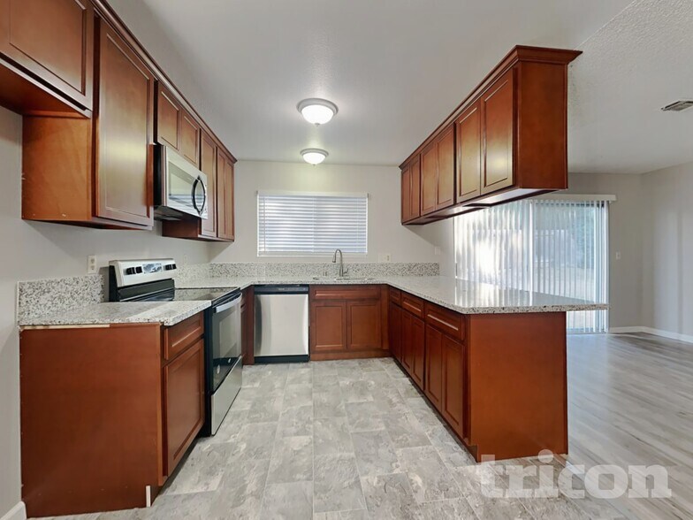 Building Photo - 748 La Cruz Ln