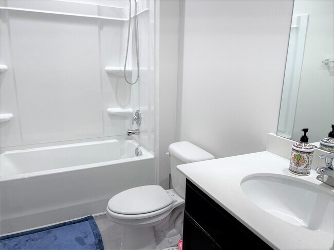 Building Photo - 110 Rogers Knoll Ln