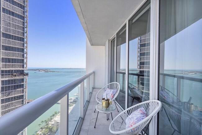 Building Photo - 485 Brickell Ave