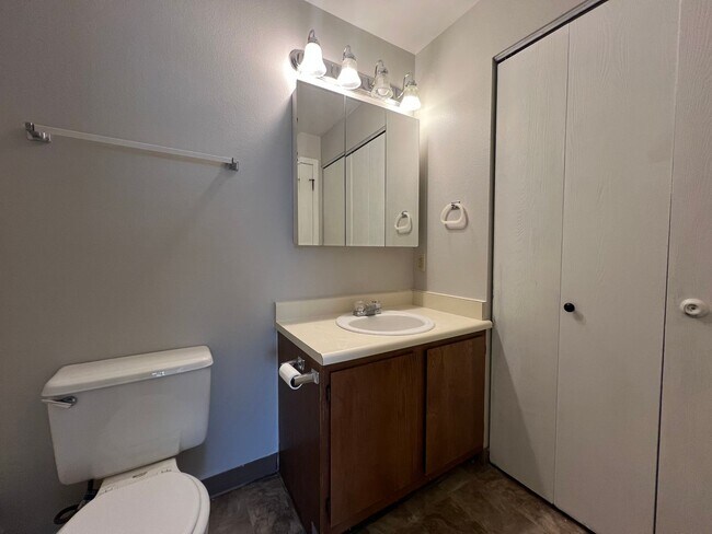 Building Photo - Boardwalk4501 (KC-AM)