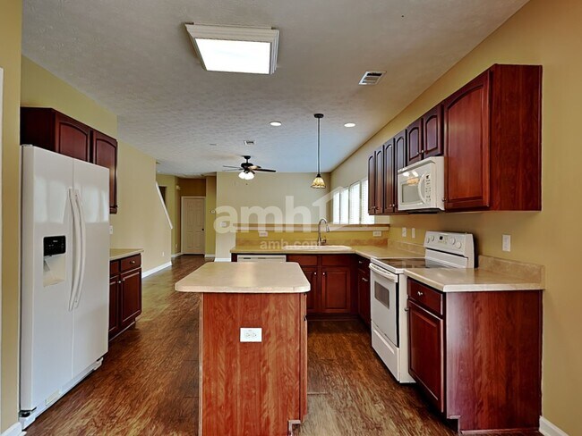 Building Photo - 226 Vintage Cir