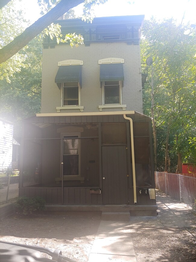 Building Photo - 310 Fairbanks Ave