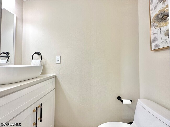 Building Photo - 3639 Kent Dr