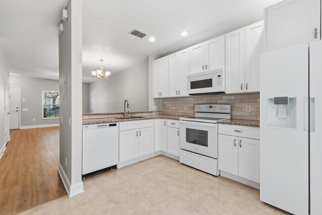 Building Photo - 8671 Hunters Key Cir