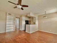 Building Photo - 2401 Manor Rd