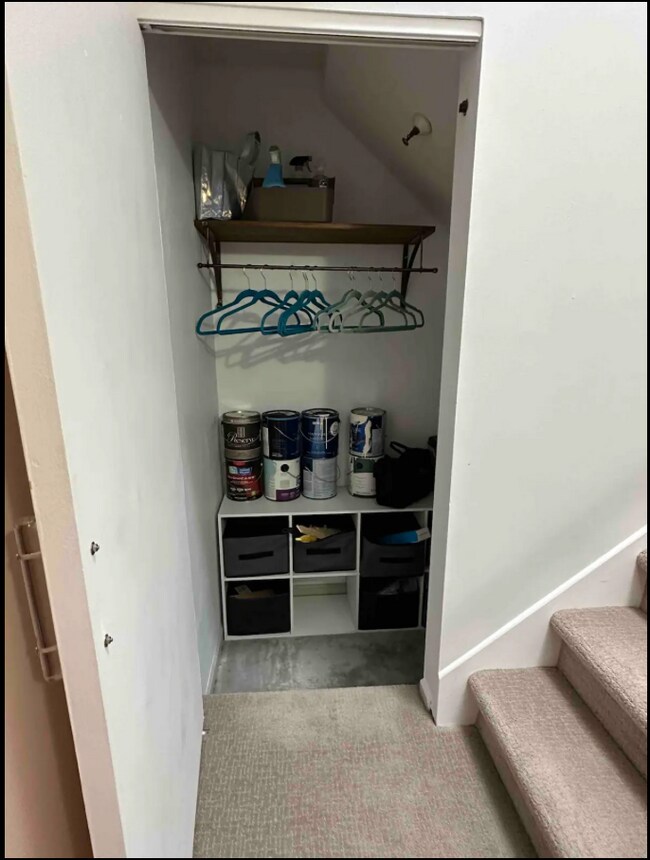 Building Photo - 7614 York Ave S