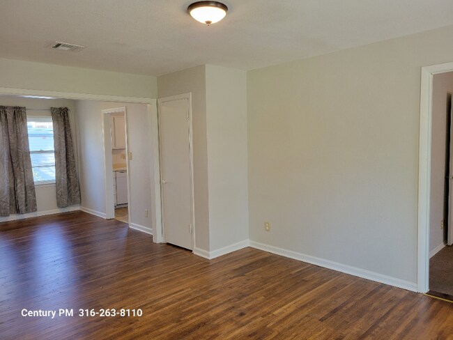 Building Photo - 219 S St Paul St