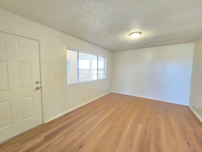 Building Photo - 6611 California City Blvd