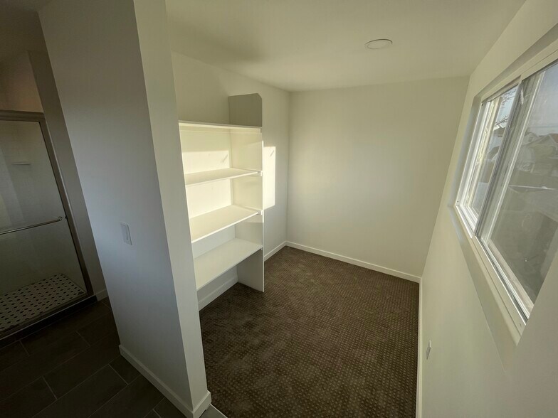 Building Photo - 1108 E 500 N