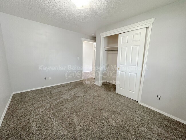 Building Photo - 1017 W Edwards Ave