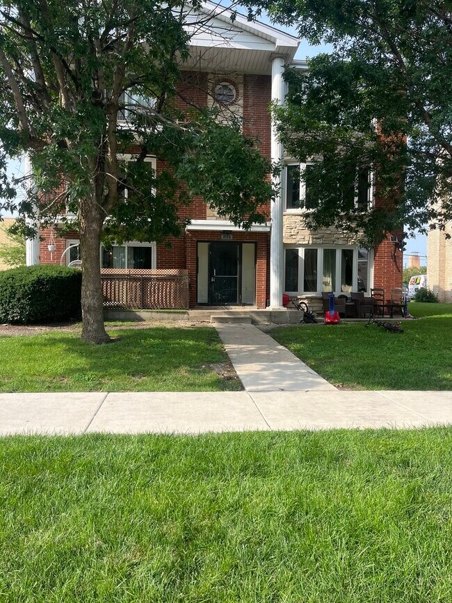 Building Photo - 8130 Marion Dr