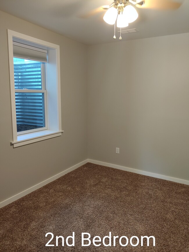 2nd Bedroom - 433 E Sleights Rd