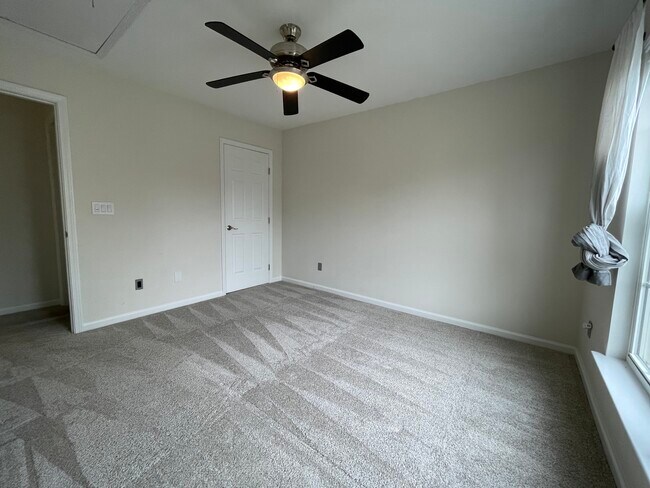 Building Photo - 11915 Royal Castle Ct