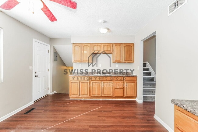 Building Photo - 5279 Lindora Dr