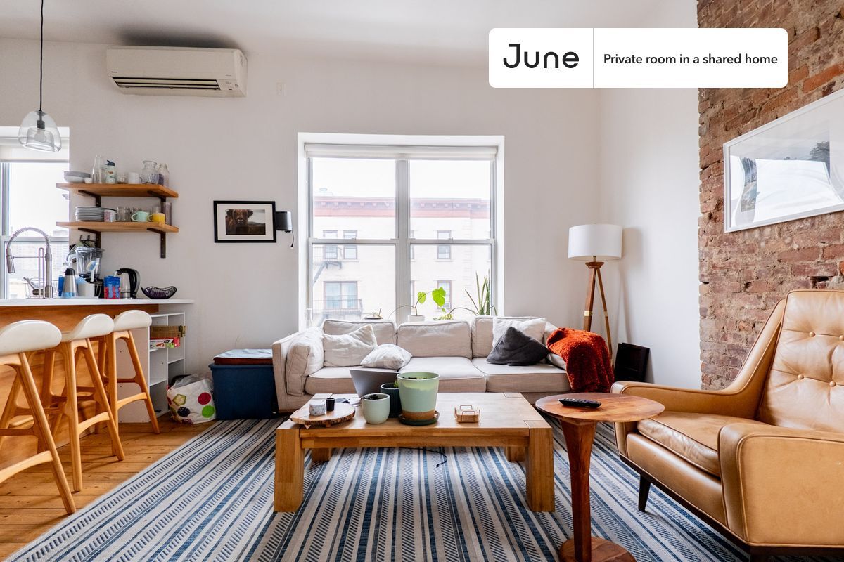 Building Photo - Room in Shared 5 bed/2 bath home