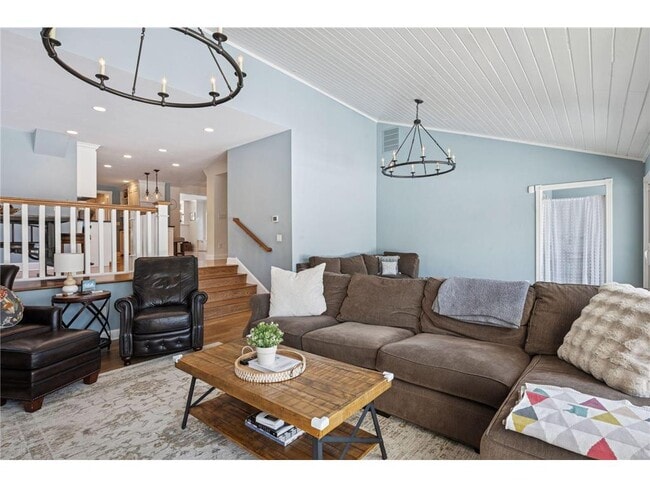 Building Photo - 5 Cooper Ave