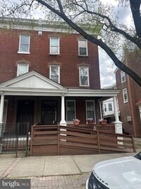 Building Photo - 906 DeKalb St