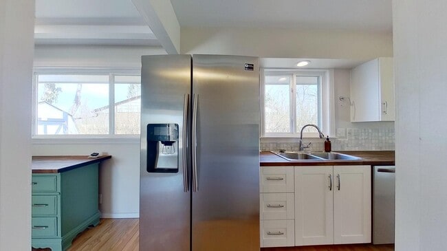 Building Photo - 2698 S Jasmine St