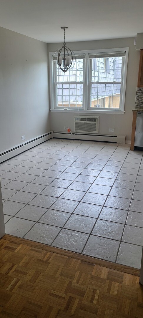 Building Photo - 1500 W Touhy Ave