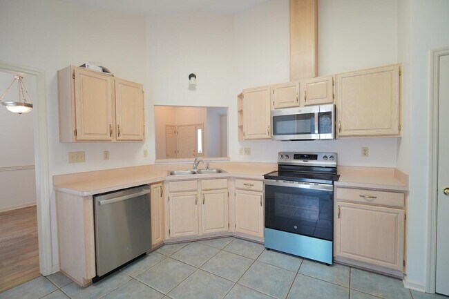 Building Photo - 2605 Yarmouth Ln