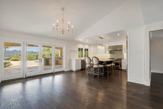 Building Photo - 2076 Hillsbury Rd