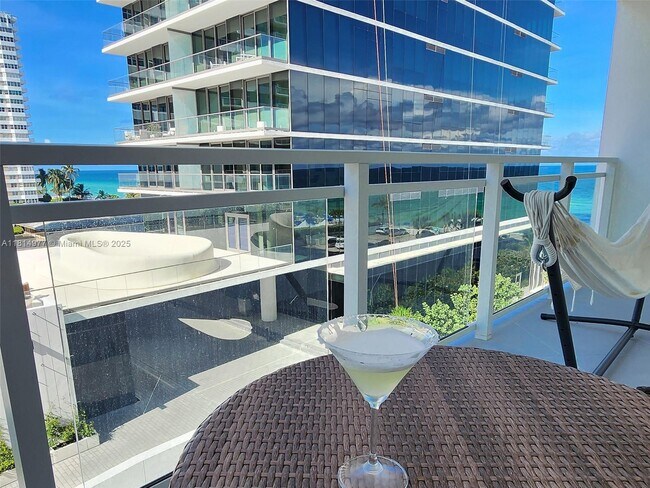 Building Photo - 2030 S Ocean Dr